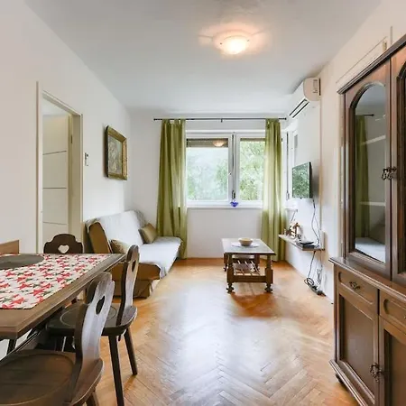 Apartman Legacy Apartment *